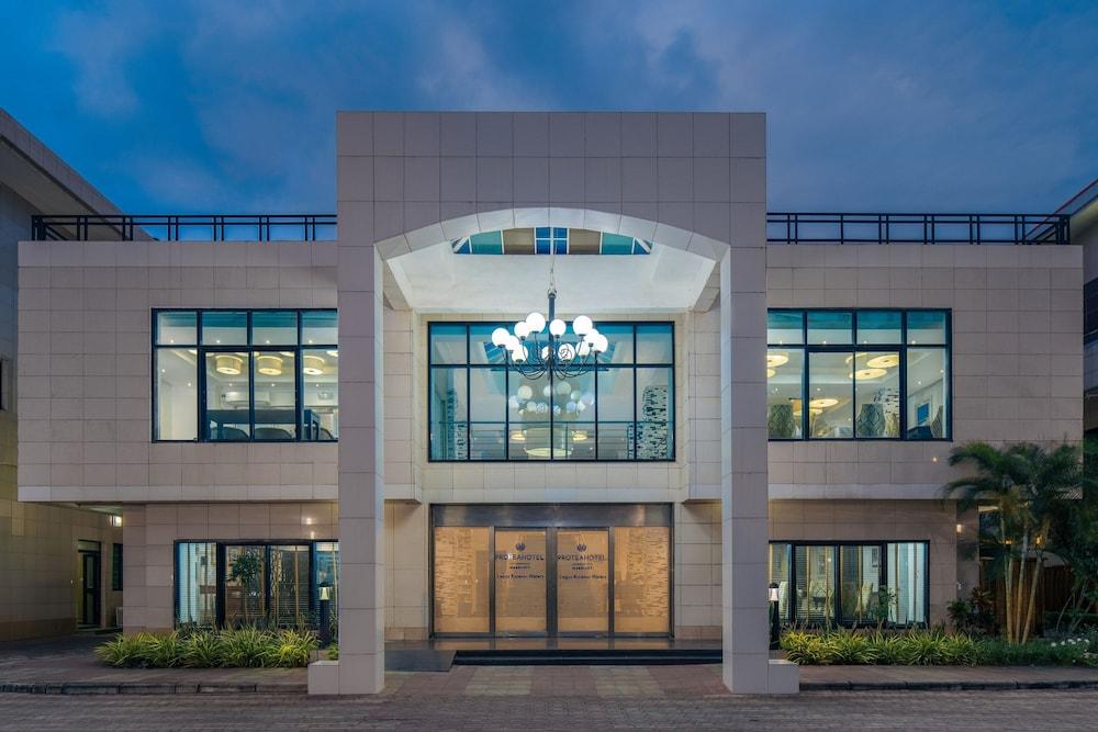Protea Hotel By Marriott Lagos Kuramo Waters — 6