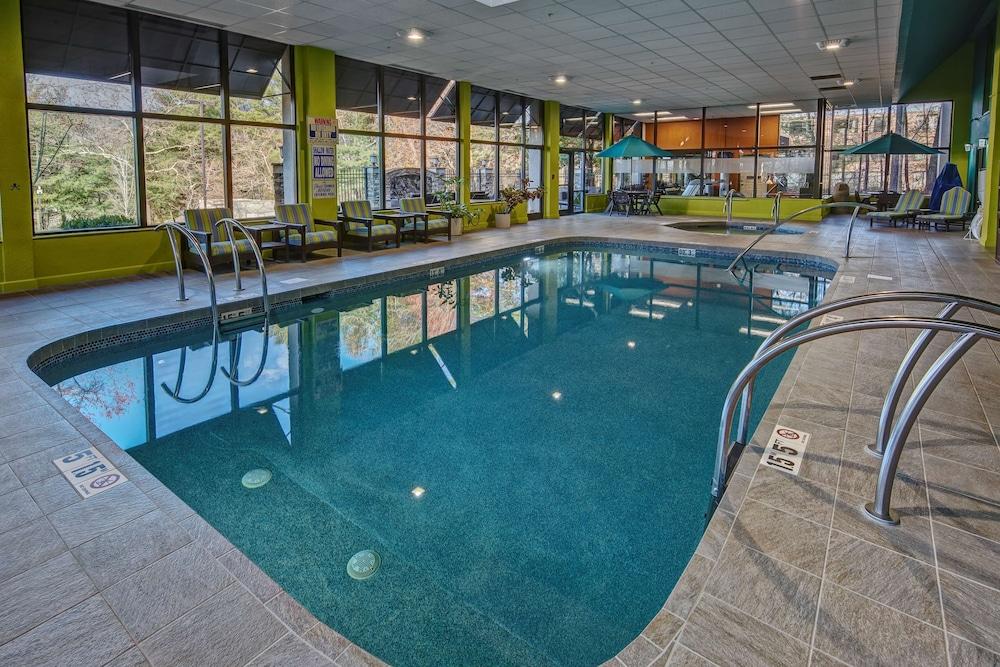 Hampton Inn Asheville-Tunnel Road — 4