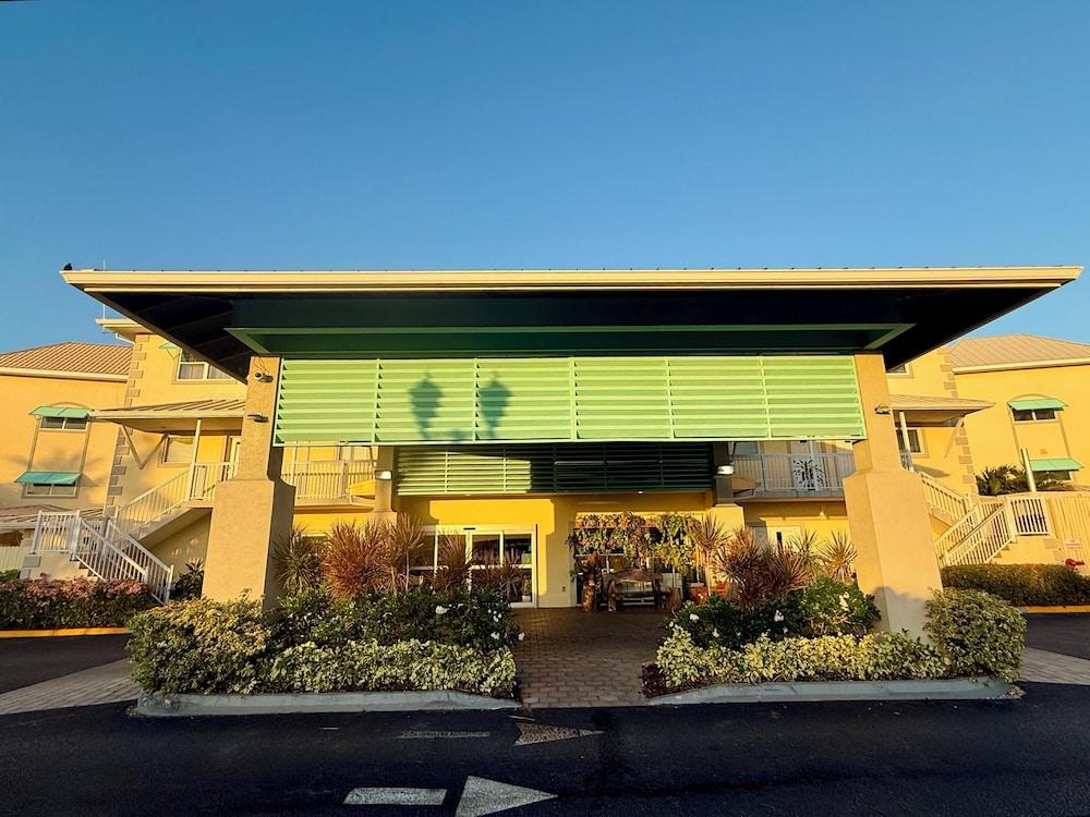 Holiday Inn Resort Grand Cayman, an IHG Hotel — 4