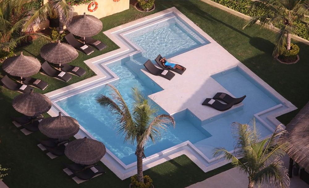 The Rhino Resort Hotel & Spa — 2