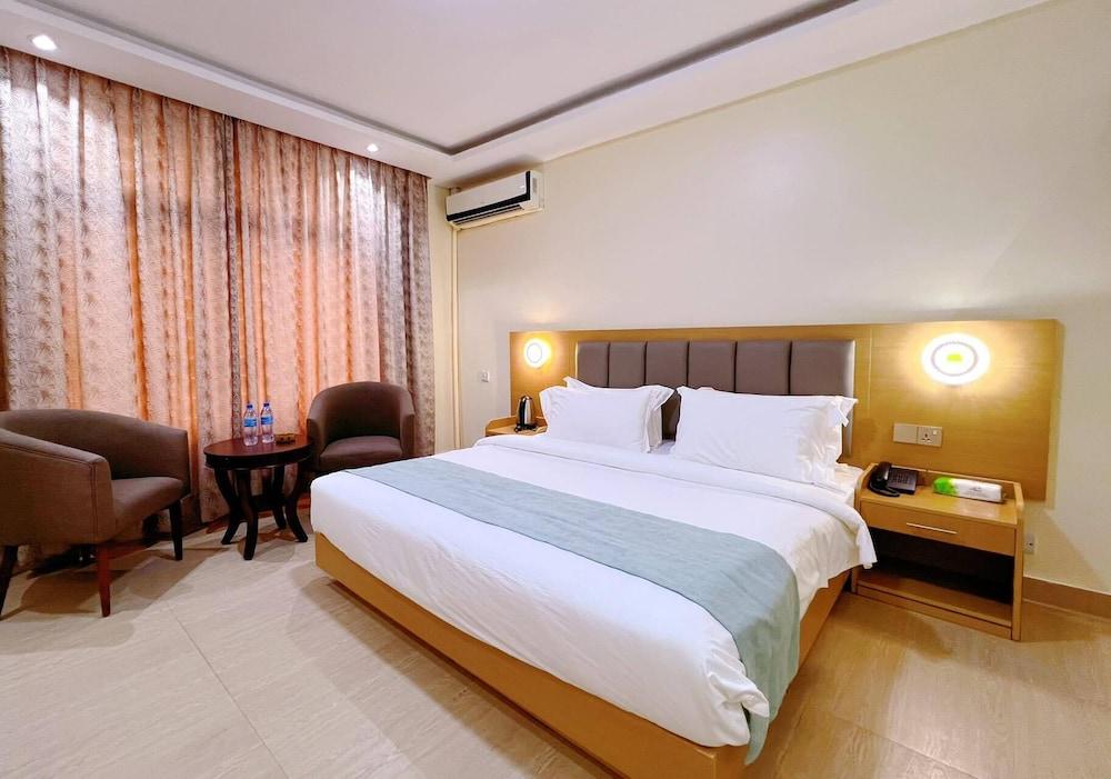 Regency Park Hotel 1225878 — 9