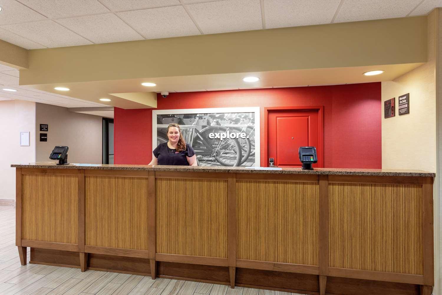 Hampton Inn Minneapolis-Eagan — 8