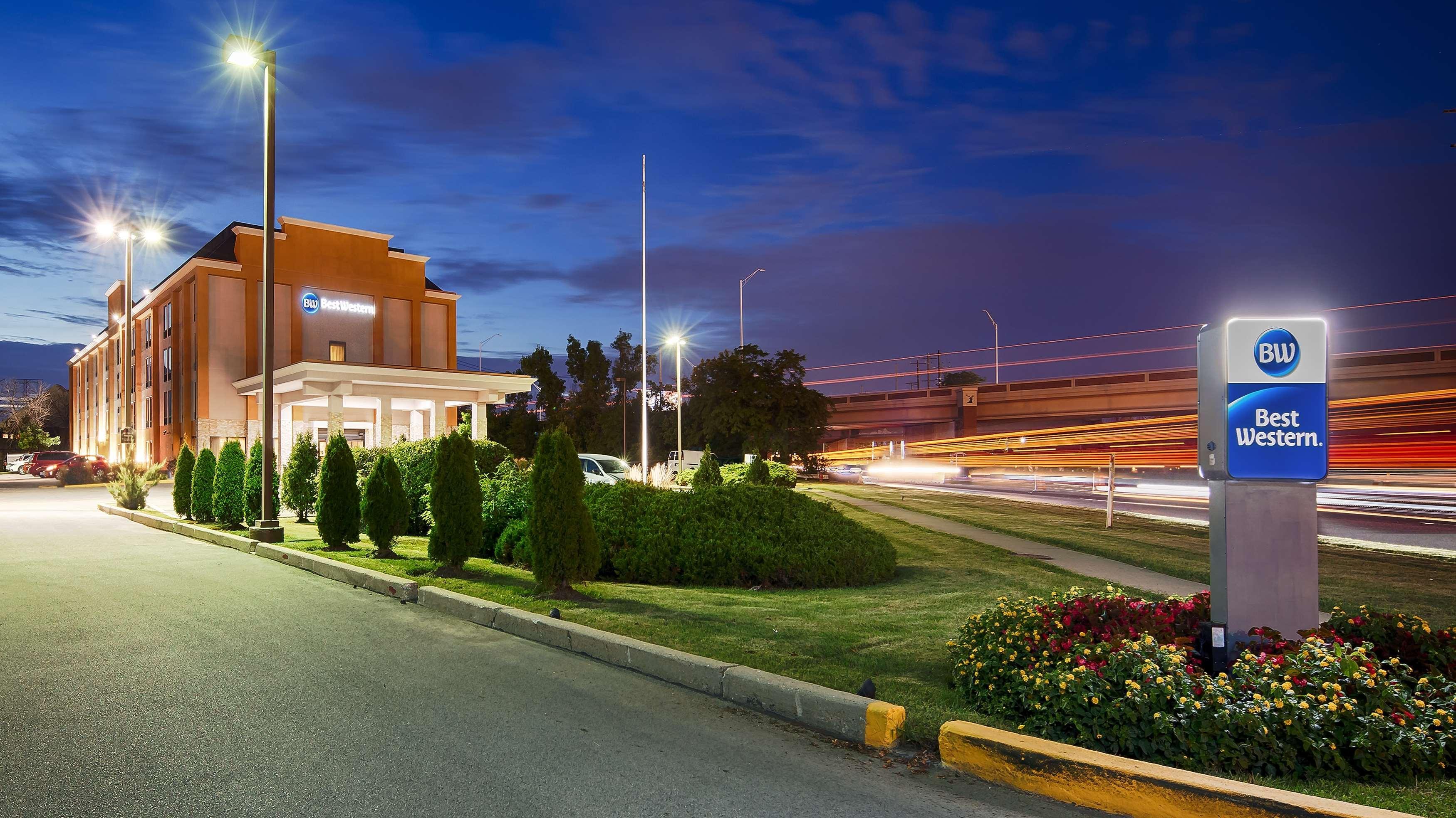 O Hare North Elk Grove Hotel — 10