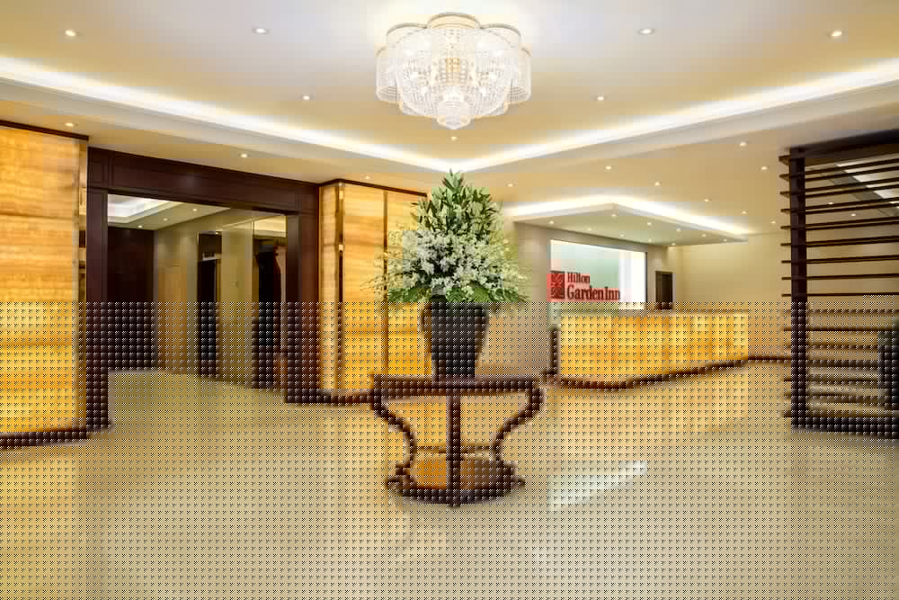 Hilton Garden Inn Hanoi — 8