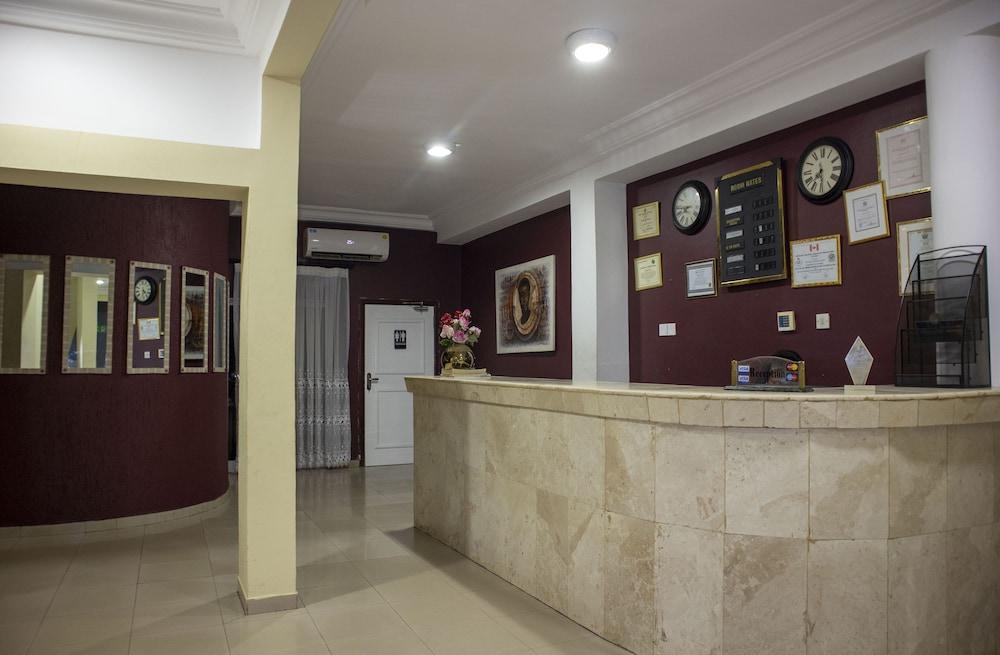 His Majestys Hotel — 5