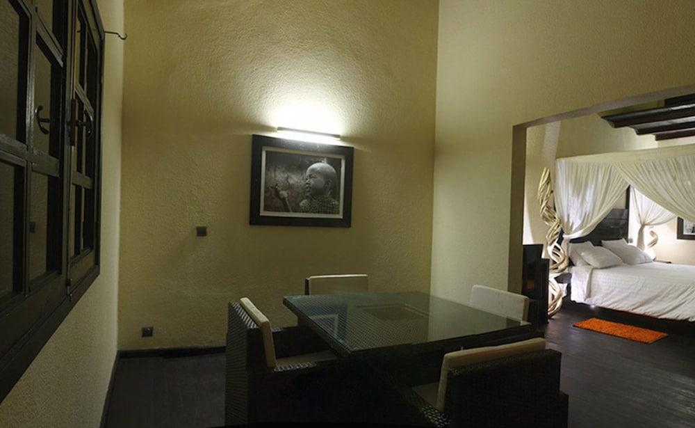 The Rhino Resort Hotel & Spa — 10