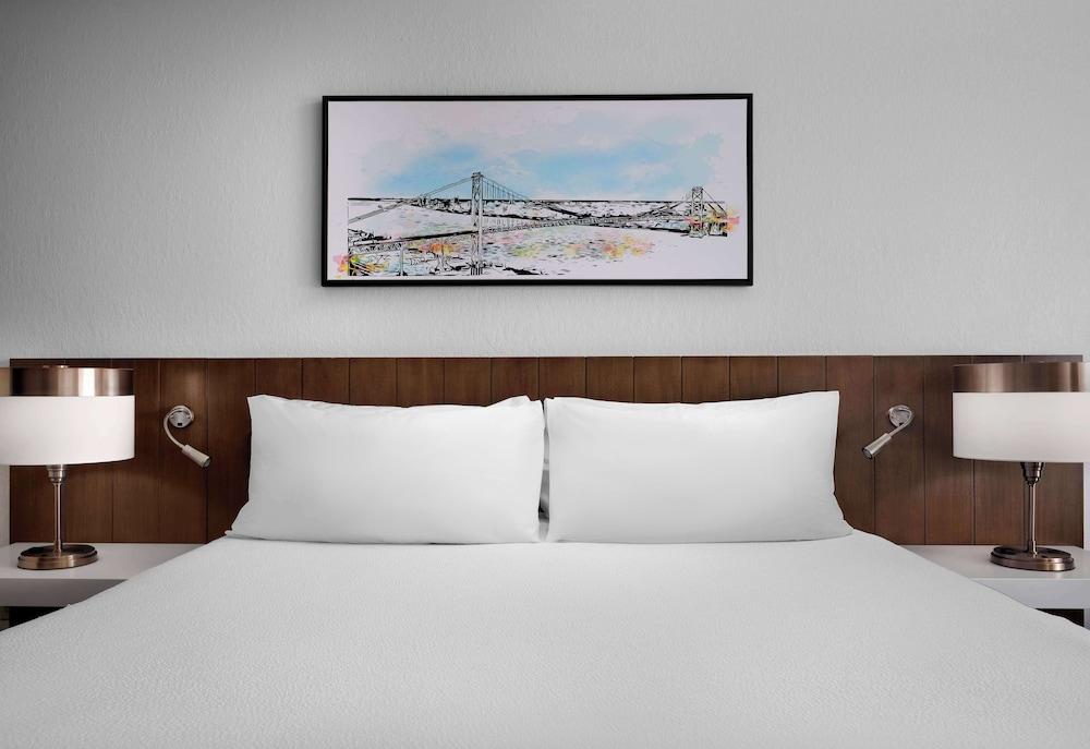 Hilton Garden Inn Detroit Downtown — 2