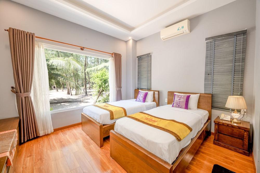 Chez Carole Beach Resort — 10