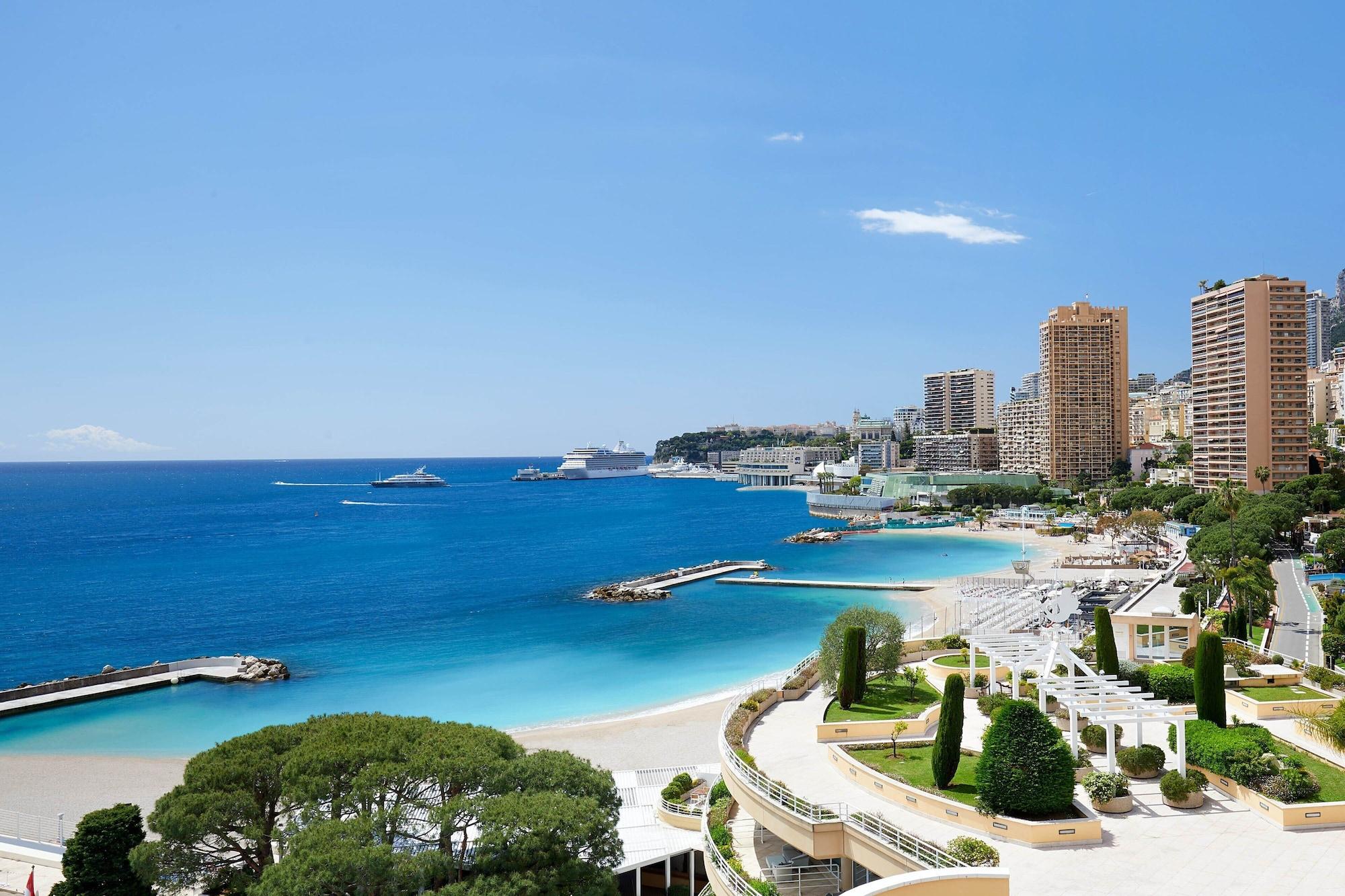 Le Meridien Beach Plaza 986615 — 2