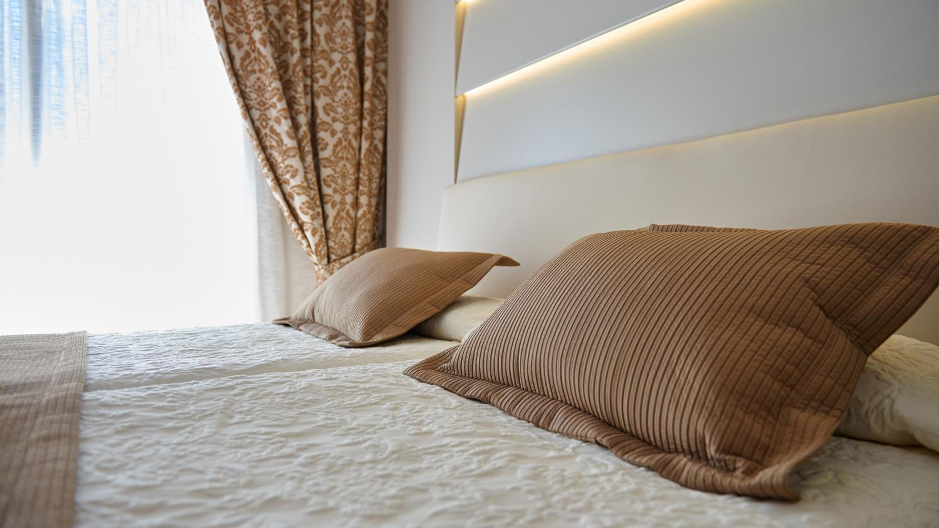 Al Diar Dana Hotel — 7