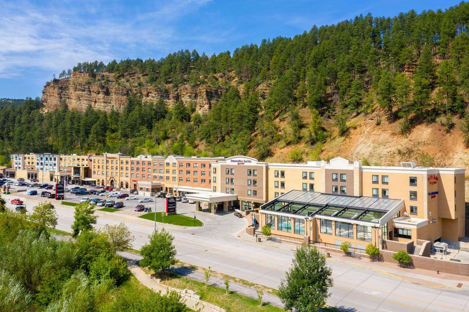 Doubletree By Hilton Deadwood At Cadillac Jack's — 5