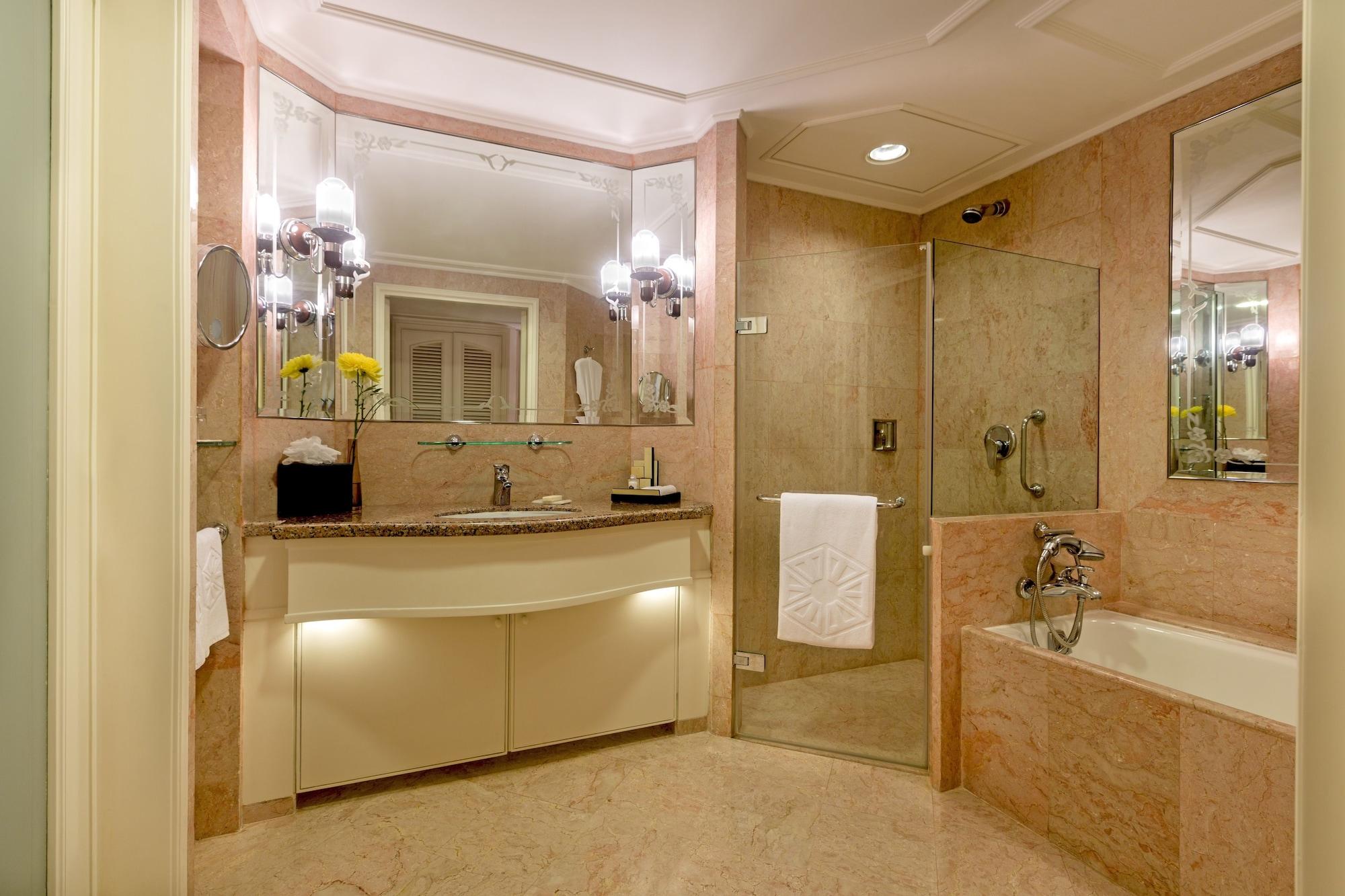 TAJ LANDS END — 5