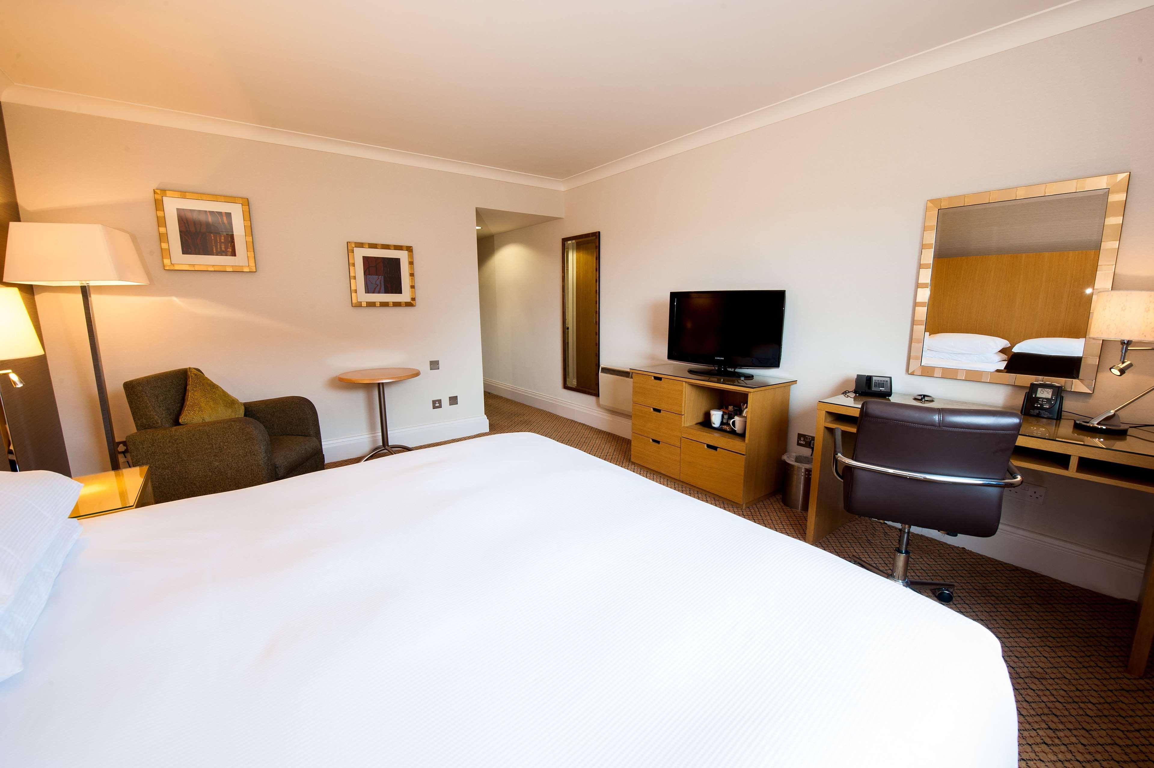 Doubletree By Hilton Strathclyde — 8