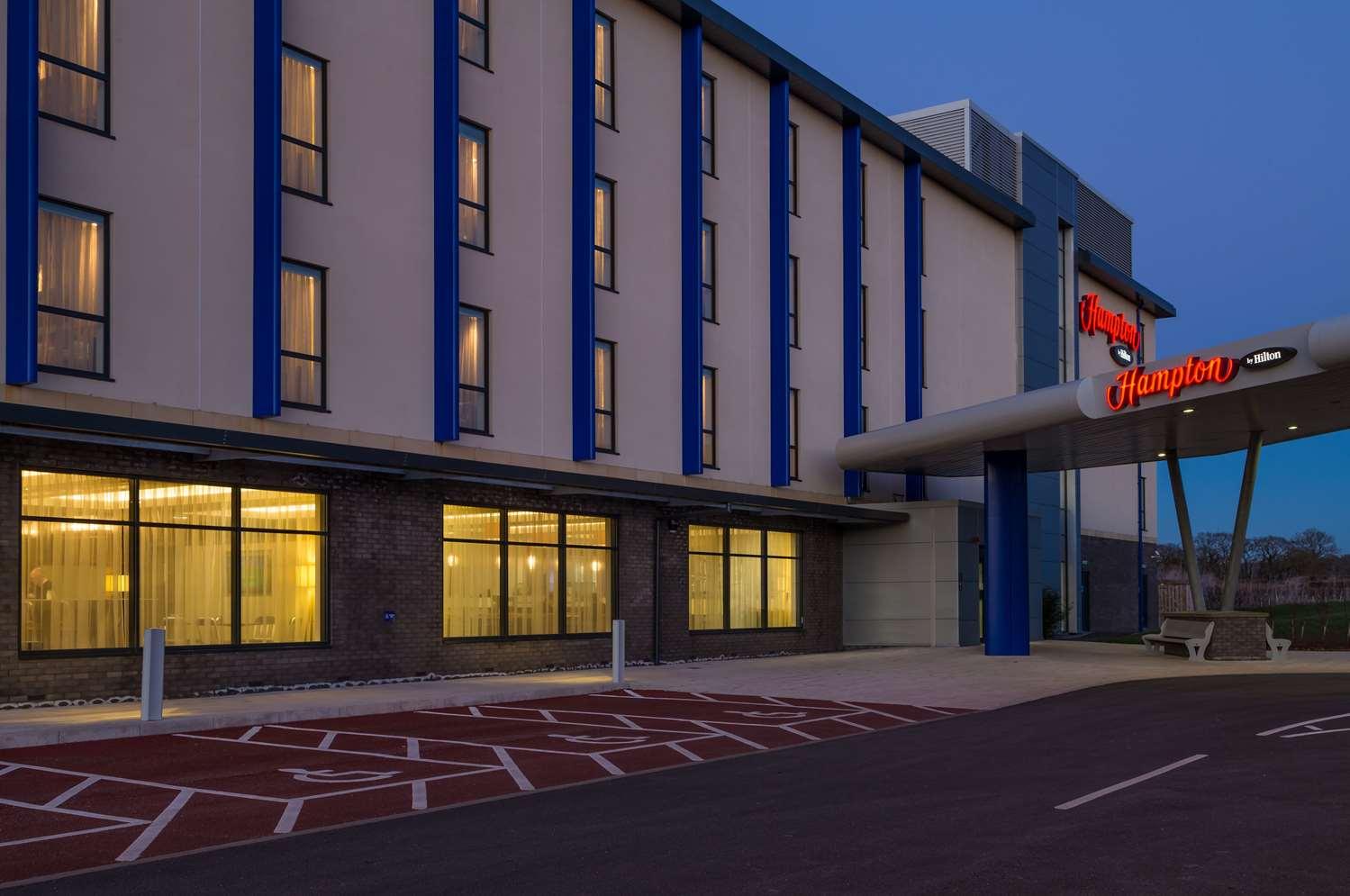 HAMPTON BY HILTON EXETER AIRPORT — 2