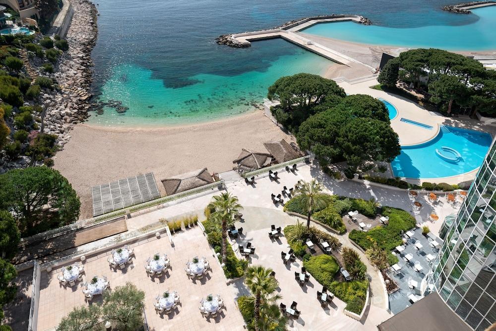 Le Meridien Beach Plaza 986615