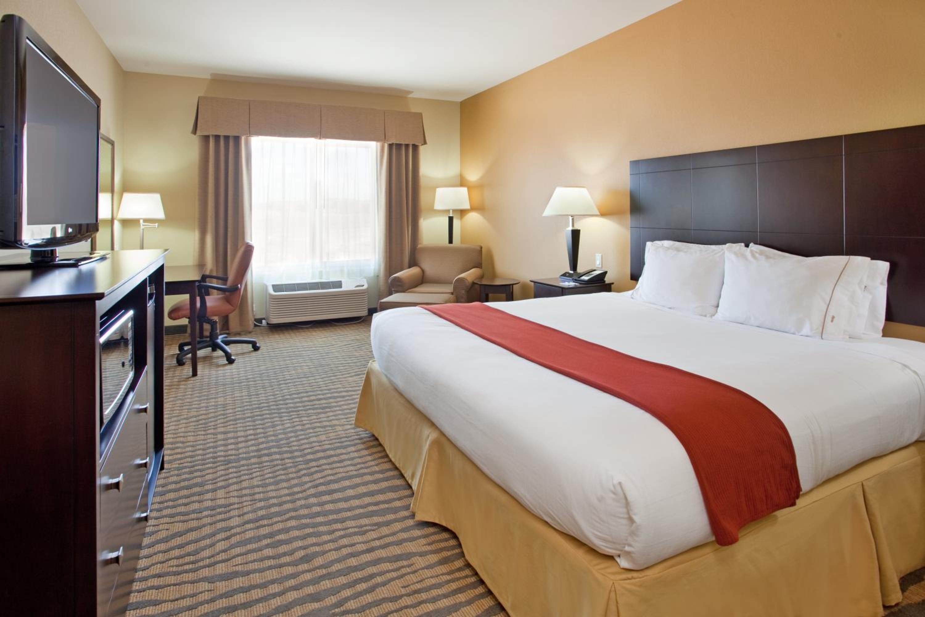Holiday Inn Express Hotel & Suites Gallup East — 9