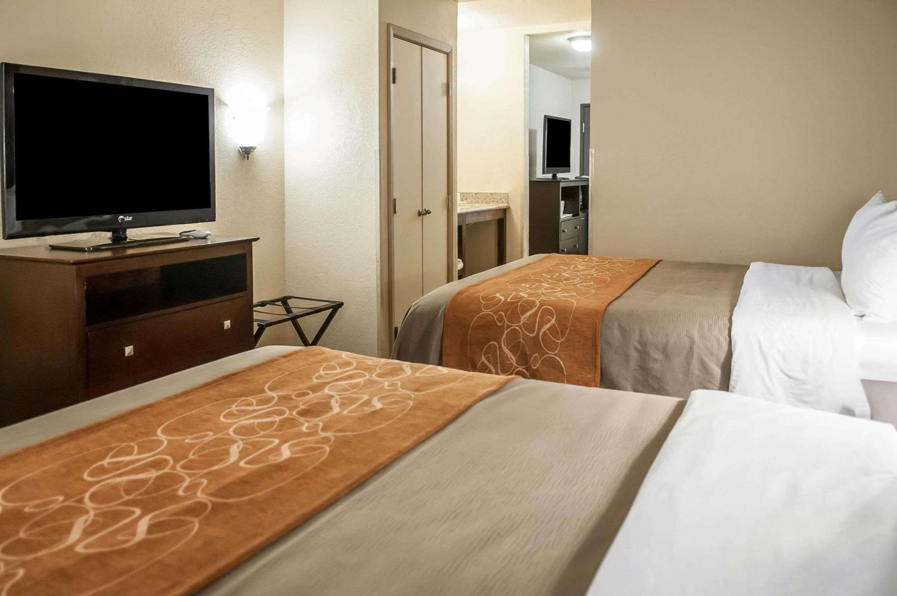 Comfort Suites Albuquerque/North Journal Center — 6