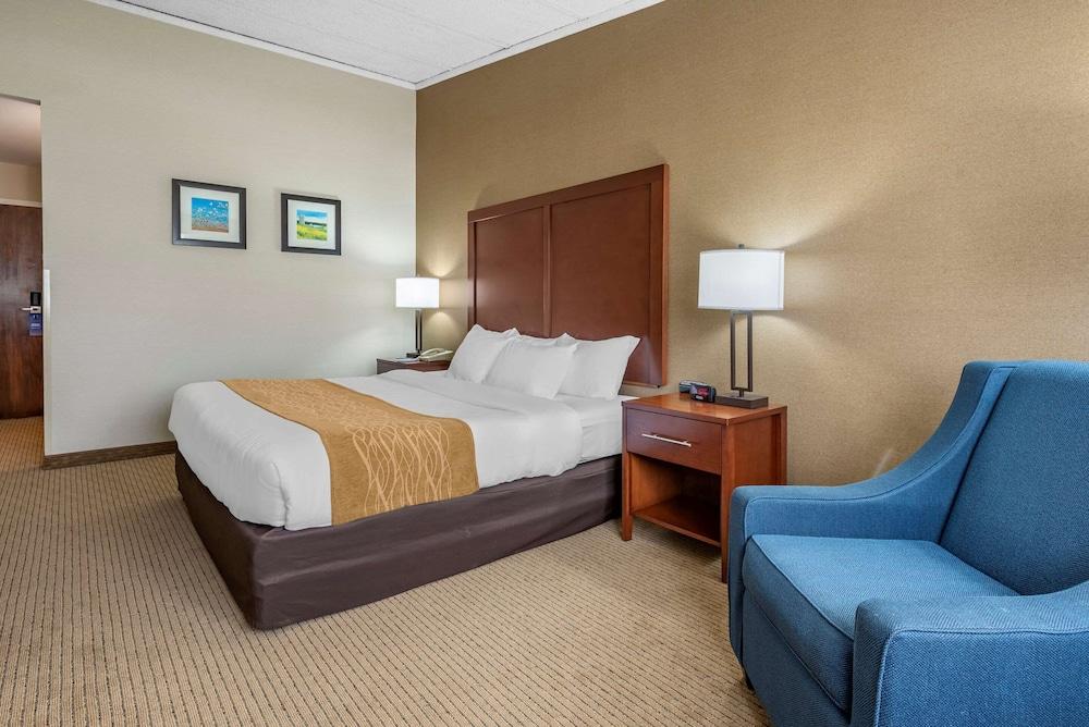 Comfort Inn Lancaster County North-PA Tpke — 10