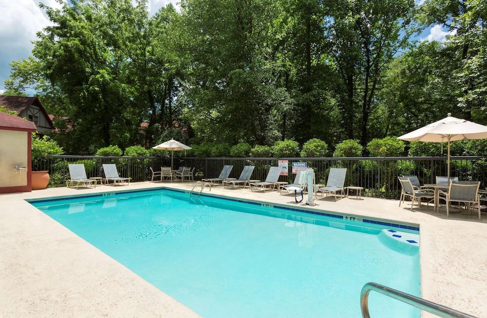 Hampton Inn Helen — 8