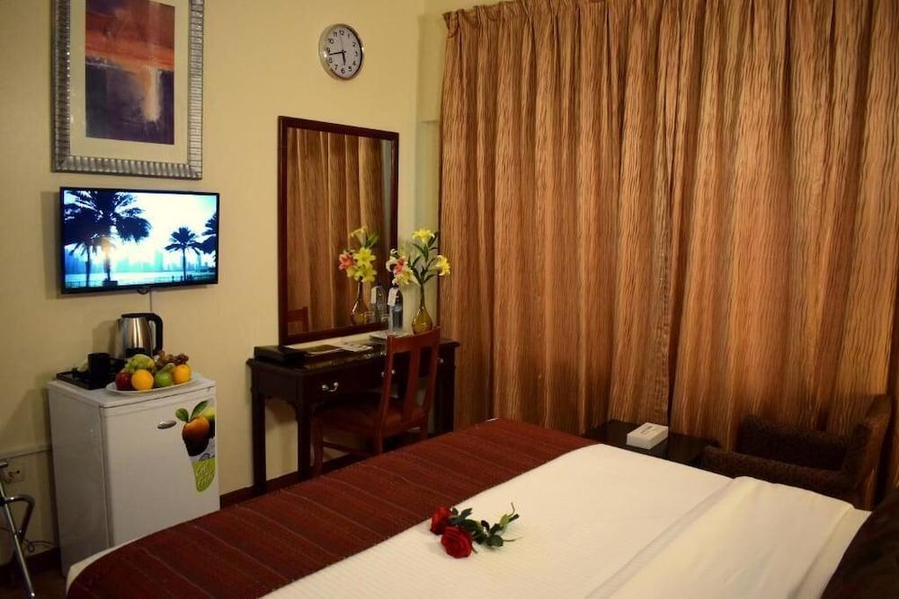 NEJOUM AL EMARATE HOTEL — 10