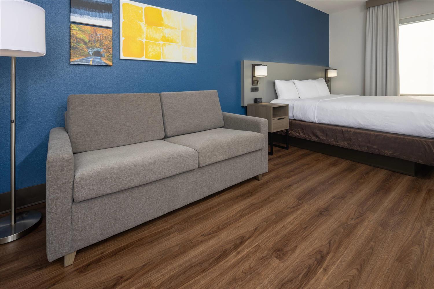 Comfort Suites Outlet Center — 10
