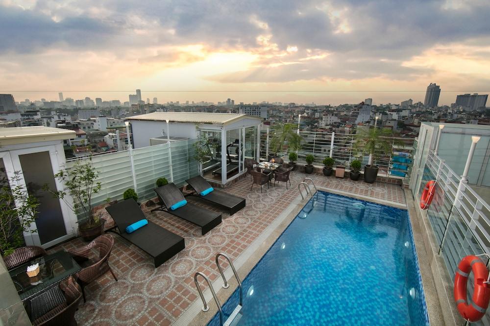 Silk Queen Hotel