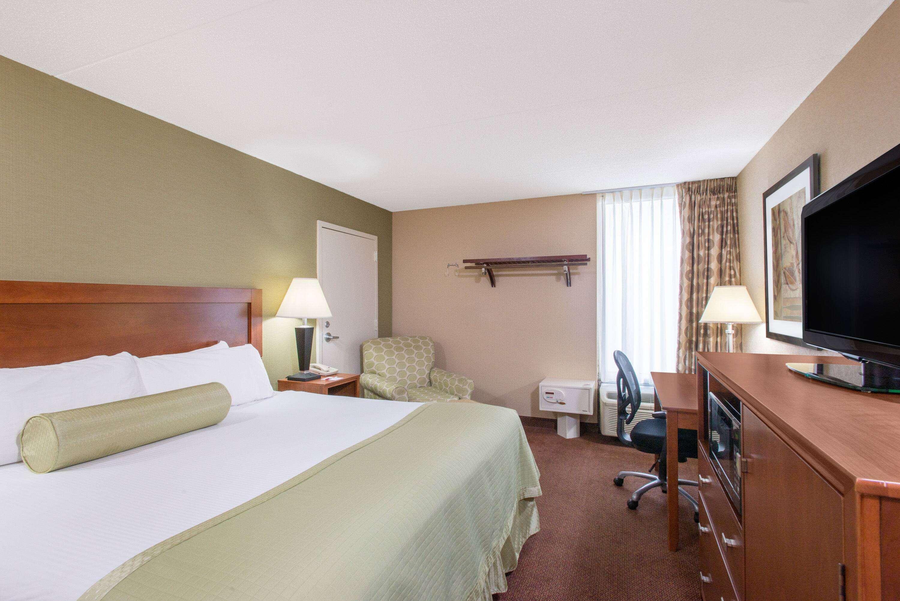 Hawthorn Extended Stay by Wyndham Ellsworth / Bar Harbor — 9