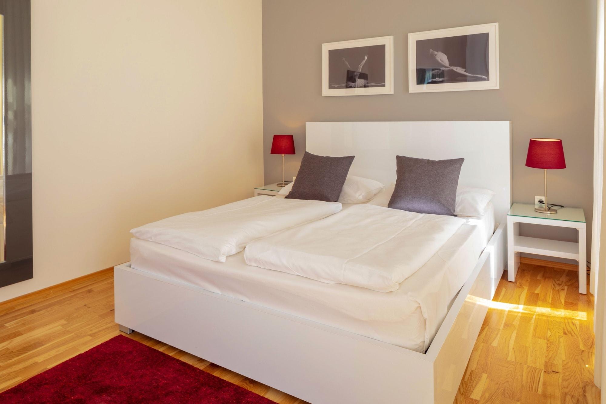 The Levante Rathaus Apartments. — 8