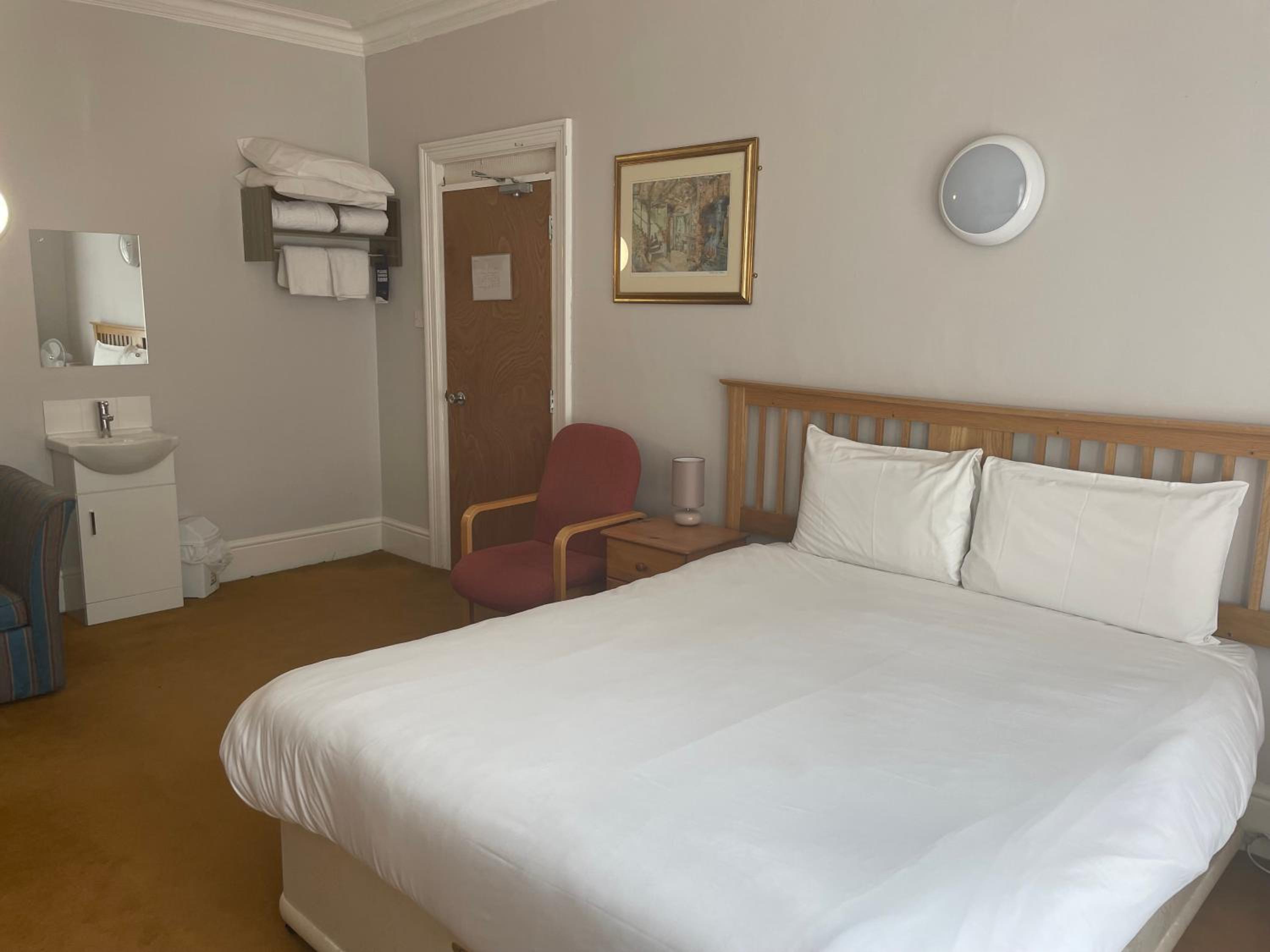 Redwings Lodge Baldock — 7