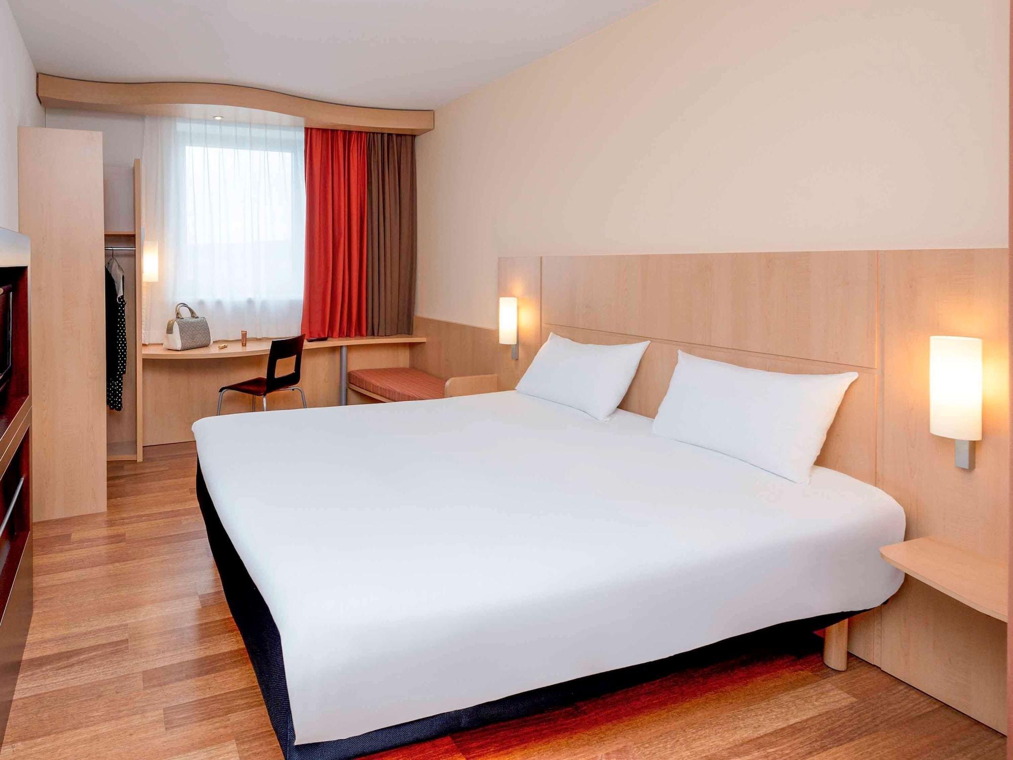 ibis Esch Belval 933375 — 9