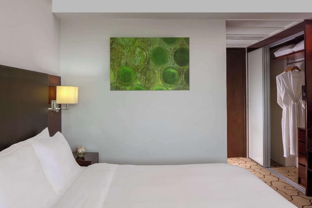 Radisson Hotel Brunei Darussalam — 10