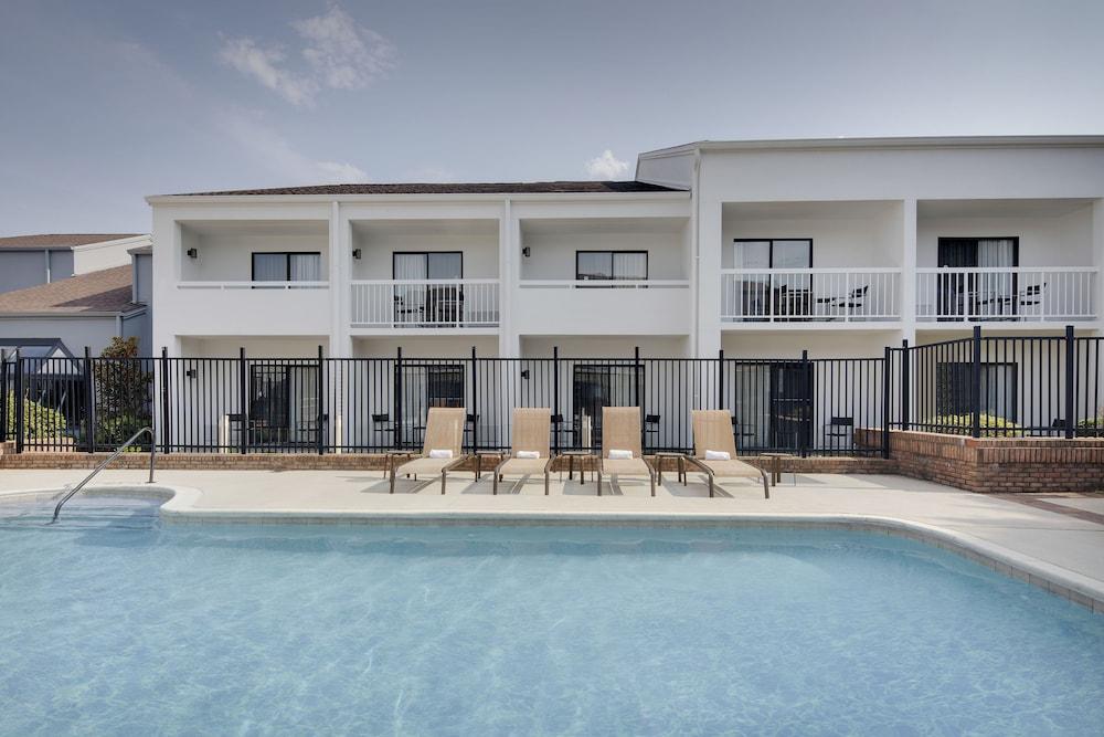Courtyard Dallas Addison/Midway — 2