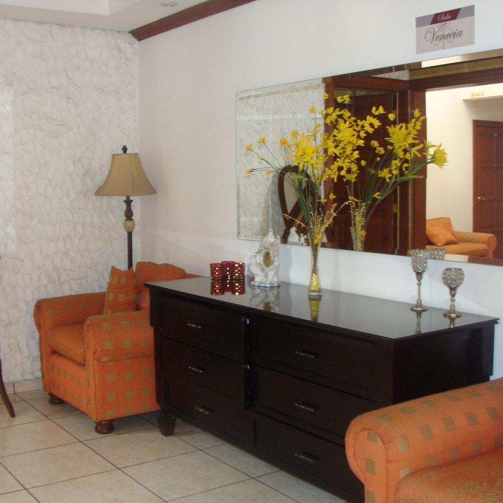 VILLA FLORENCIA ZONA ROSA — 6