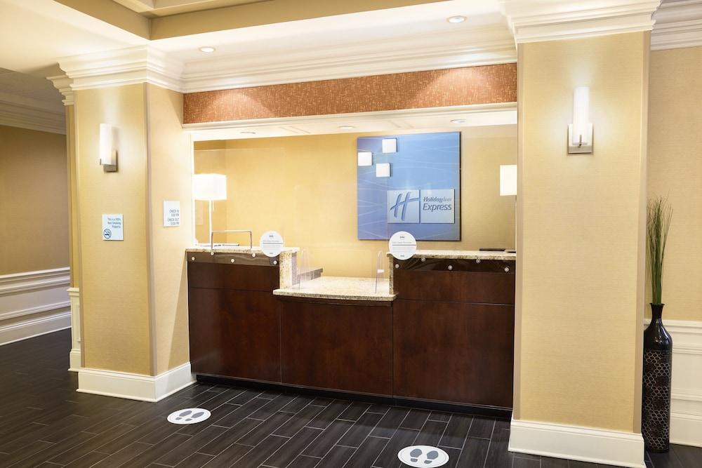 Holiday Inn Express & Suites Alpharetta - Windward Parkway — 3