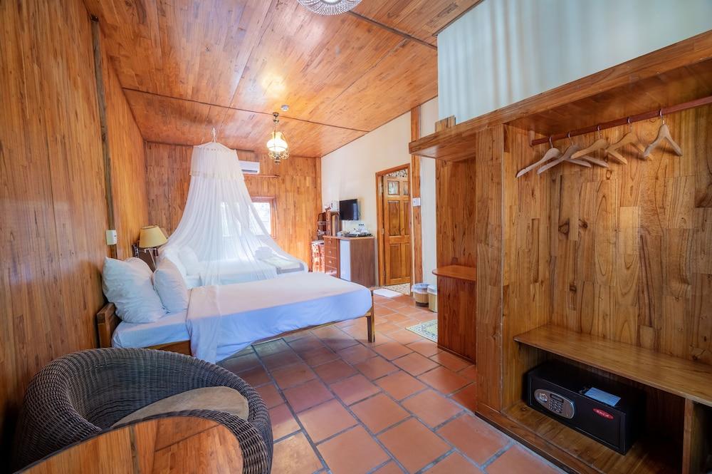 Chez Carole Beach Resort — 8