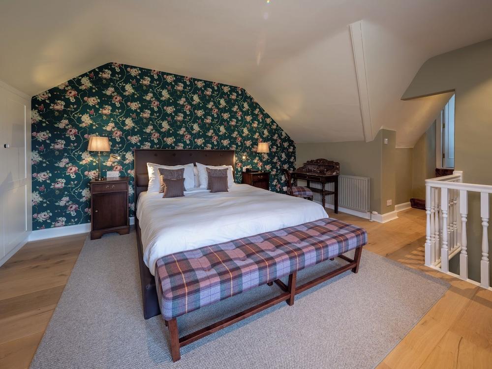 ROXBURGHE HOTEL AND GOLF COURSE — 5