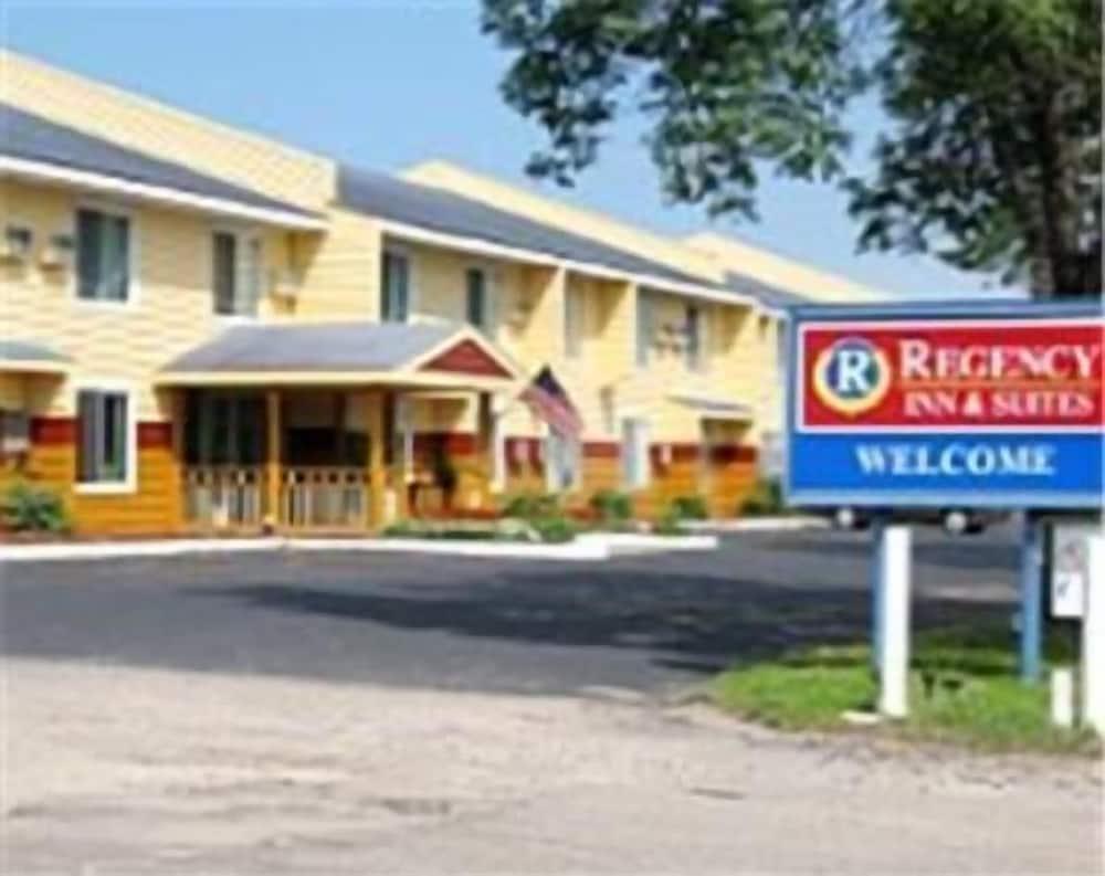 Regency Inn & Suites — 3