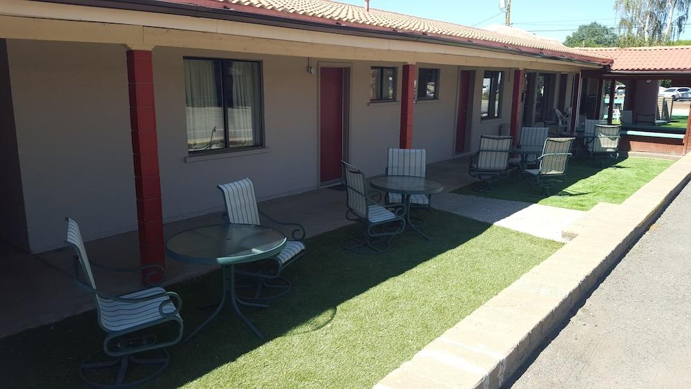 Knights Inn Cortez CO — 6
