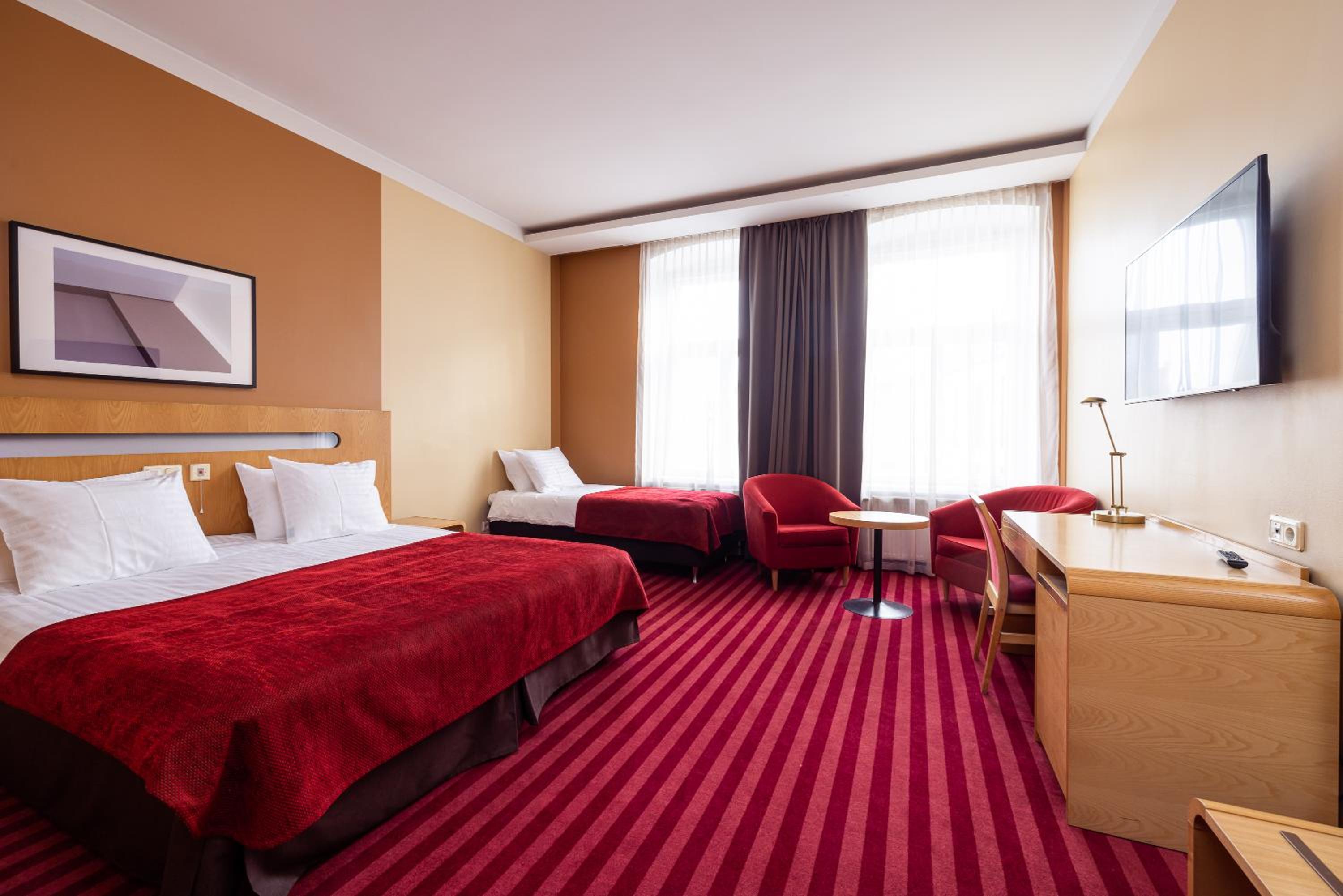 LONDON HOTEL 1025318 — 7