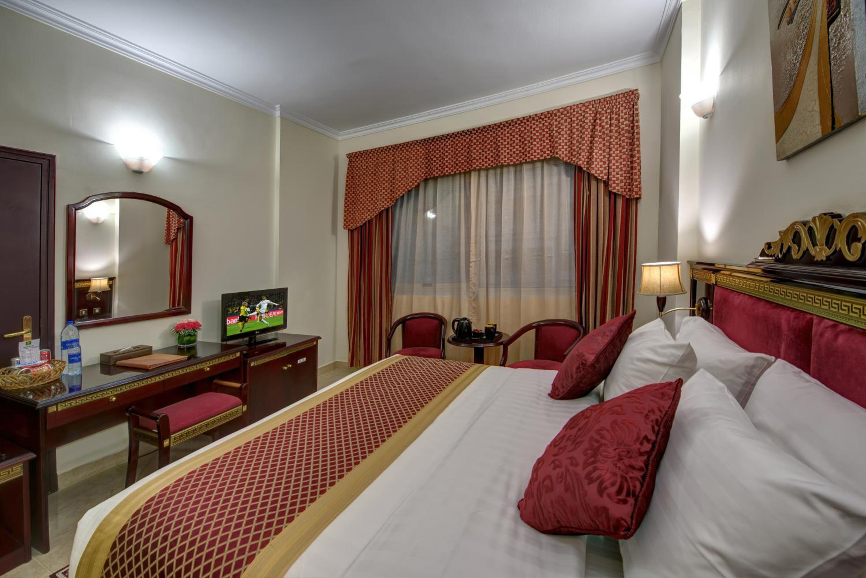 COMFORT INN HOTEL — 5