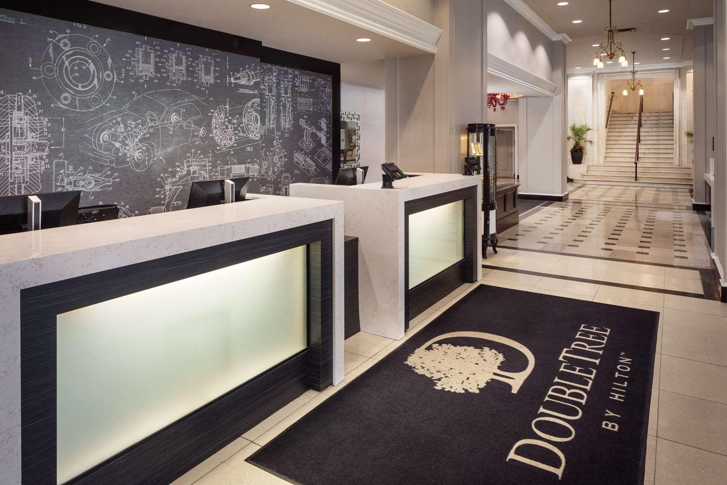 DoubleTree Suites by Hilton Detroit Downtown - Fort Shelby — 8