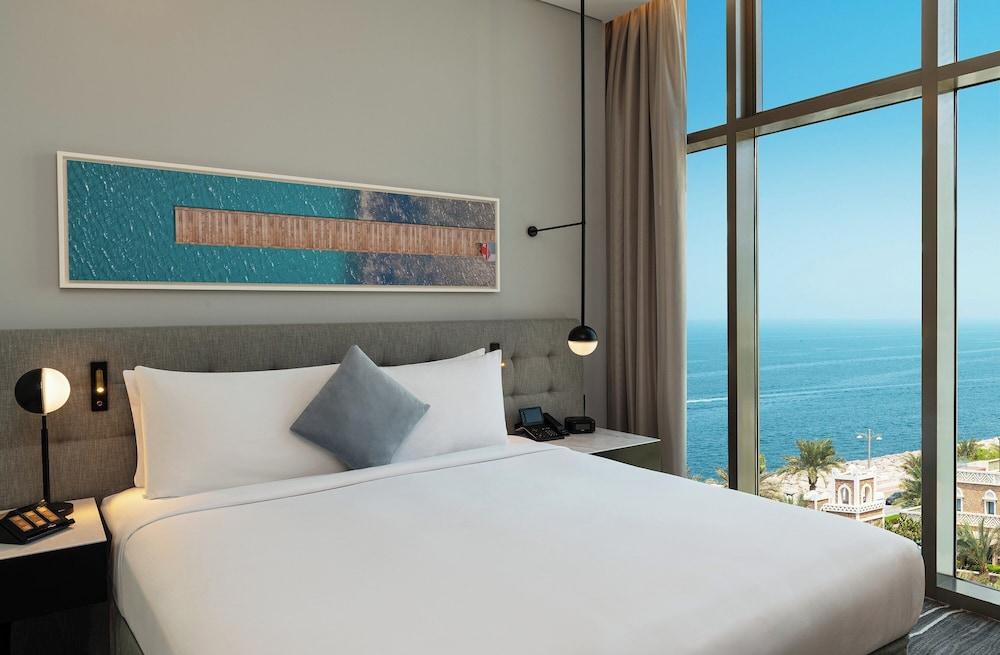 Th8 Palm Dubai Beach Resort, Vignette Collection — 3