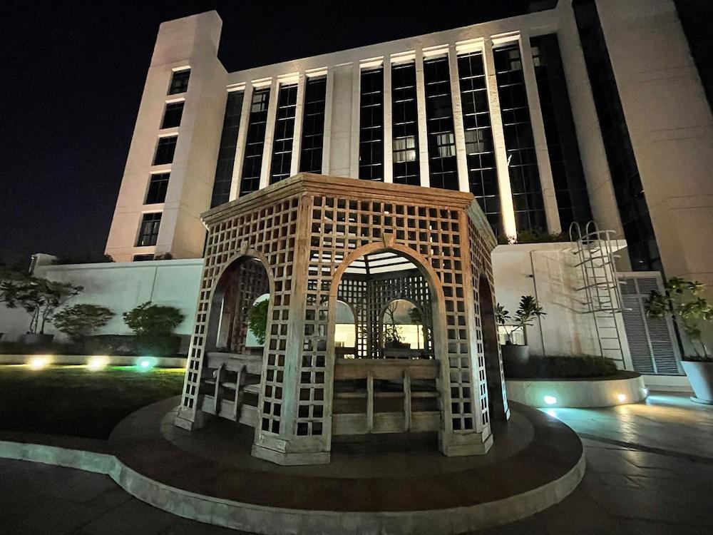 Hyatt Place Dubai Al Rigga Residences — 2