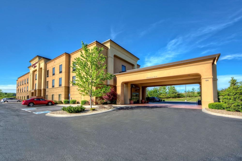 Hampton Inn Crossville — 5