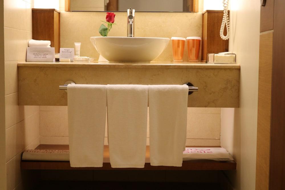 CROWNE PLAZA SOHAR 140004 — 10
