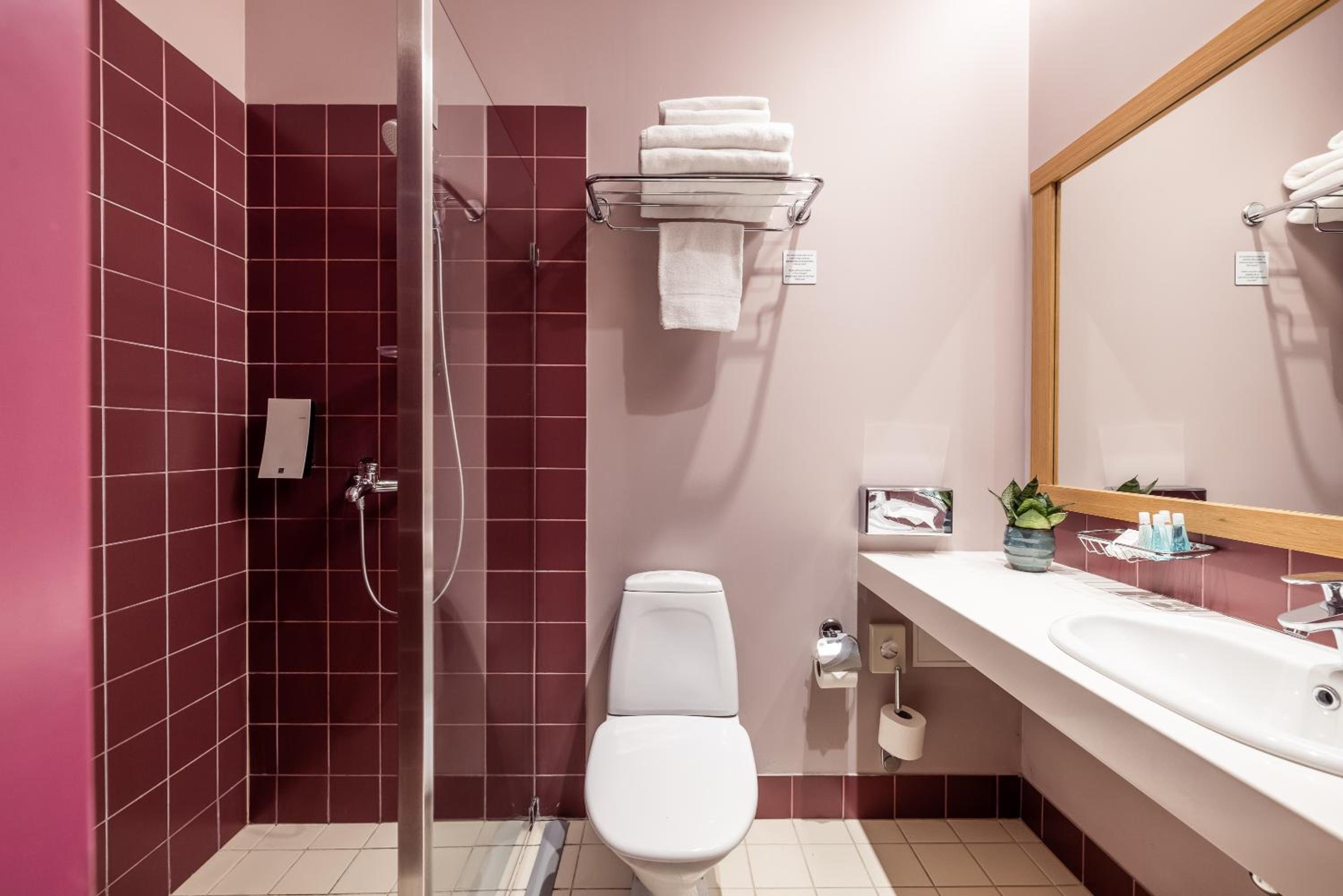 LONDON HOTEL 1025318 — 4