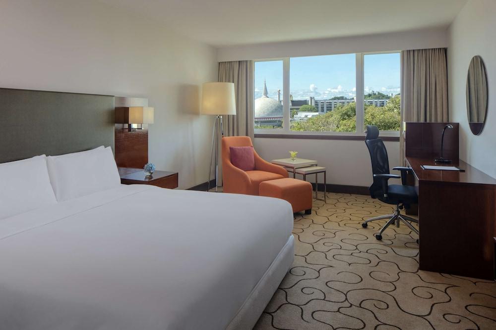 Radisson Hotel Brunei Darussalam — 8