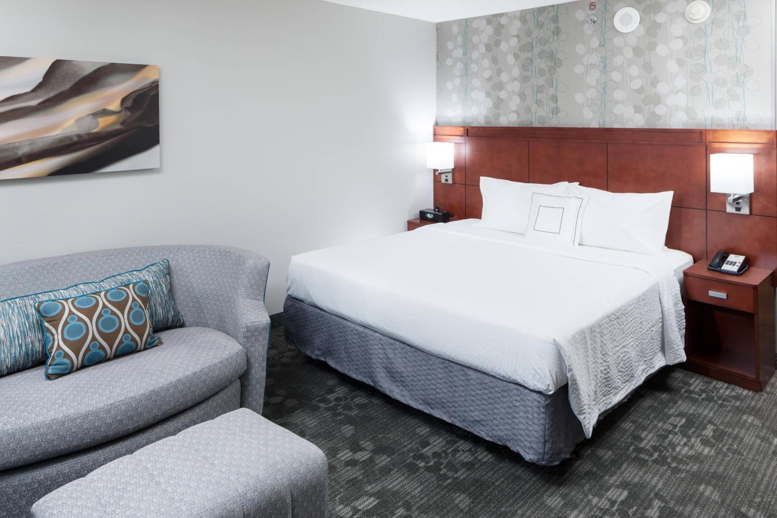 Courtyard By Marriott Alexandria Old Town/Southwest — 5