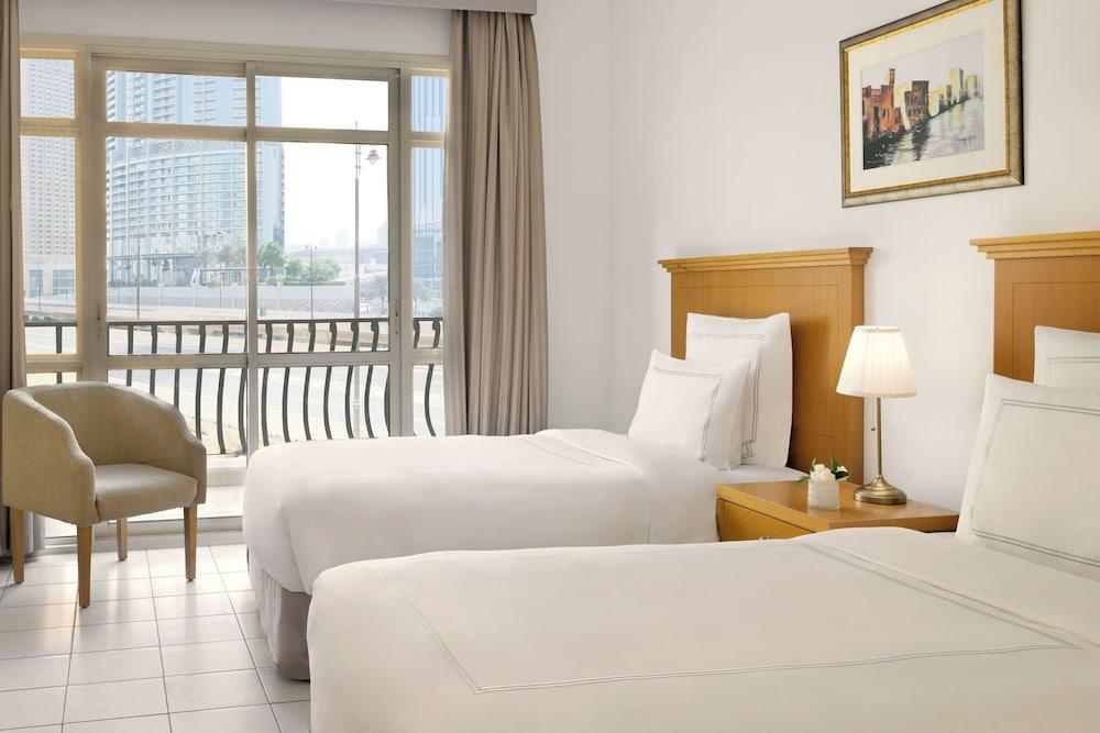 Swissotel Al Murooj Dubai — 3