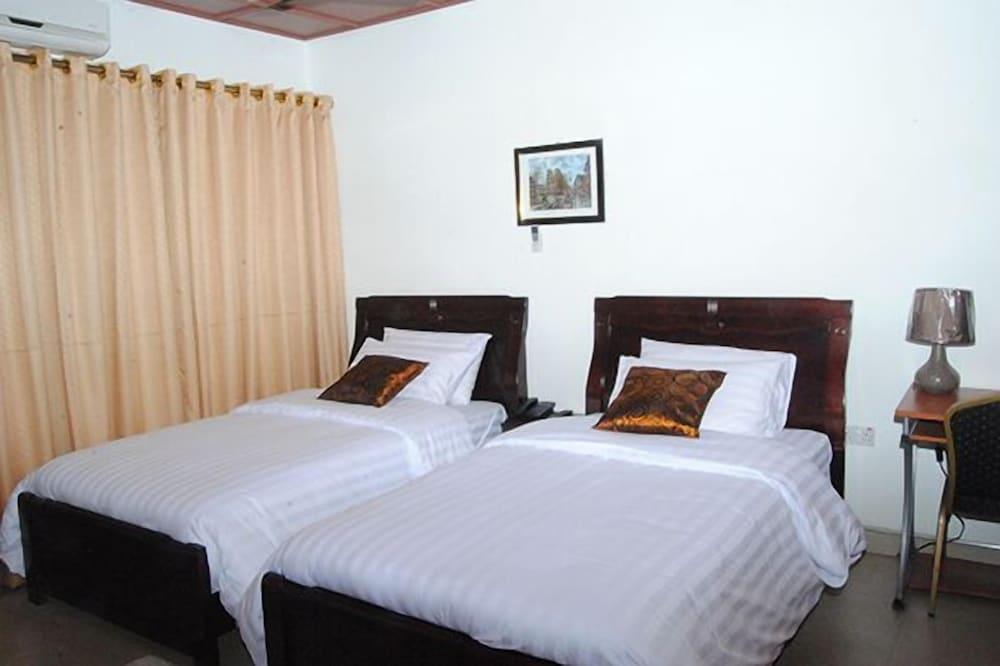 Okumah Hotel 1242898 — 5